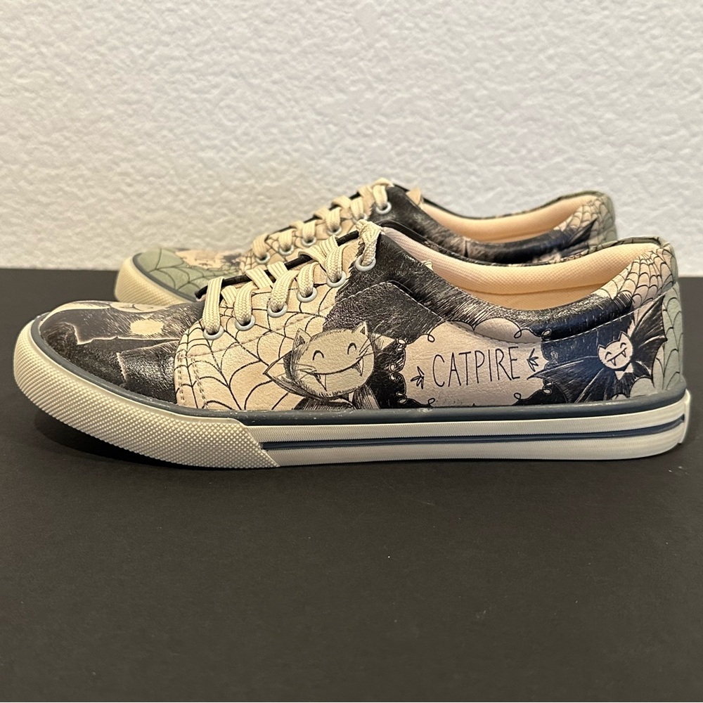 DoGo hand painted vegan ‘Catpire’ sneakers - Picture 12 of 16